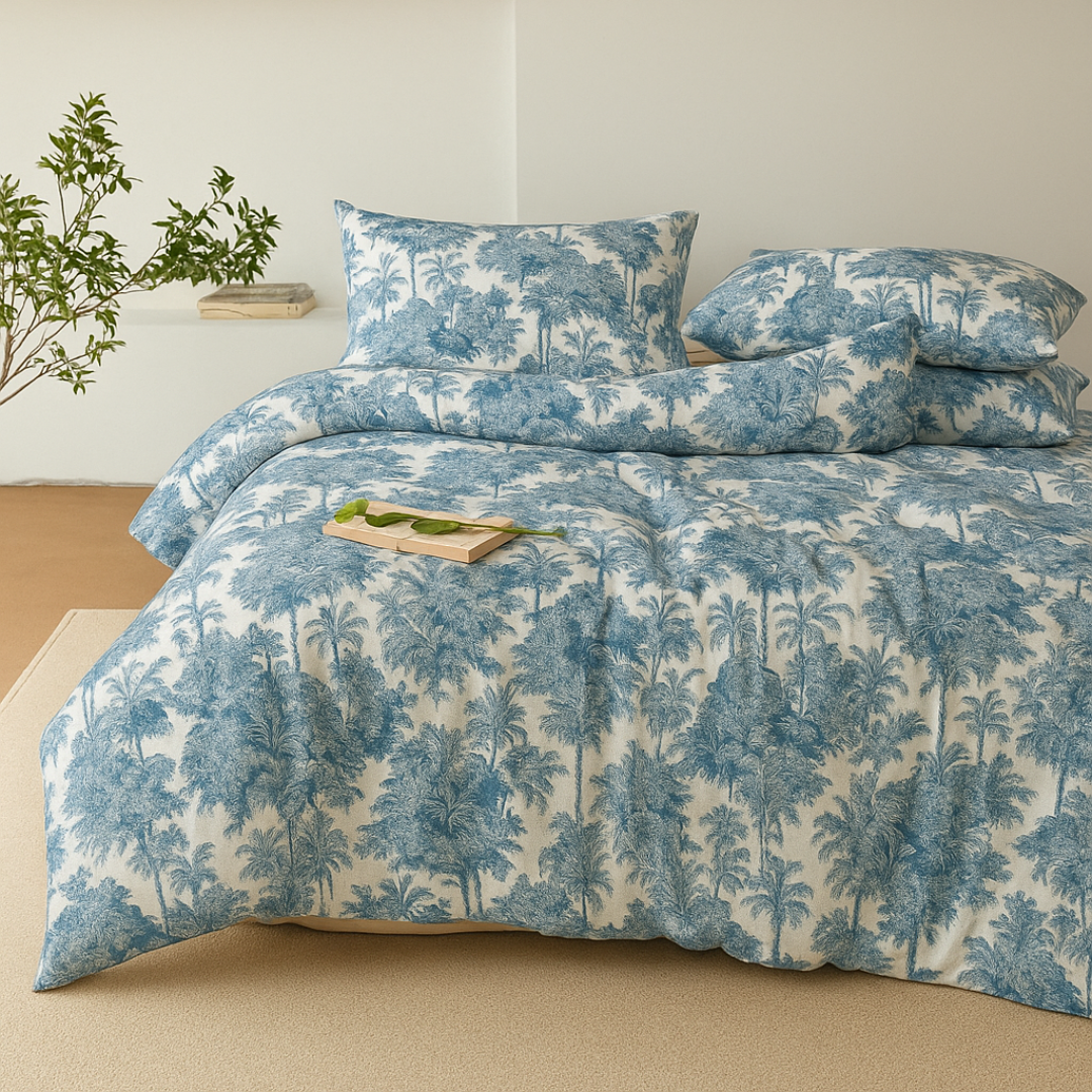 Coastal Palm Breeze Microfiber Comforter – 90x90 inch